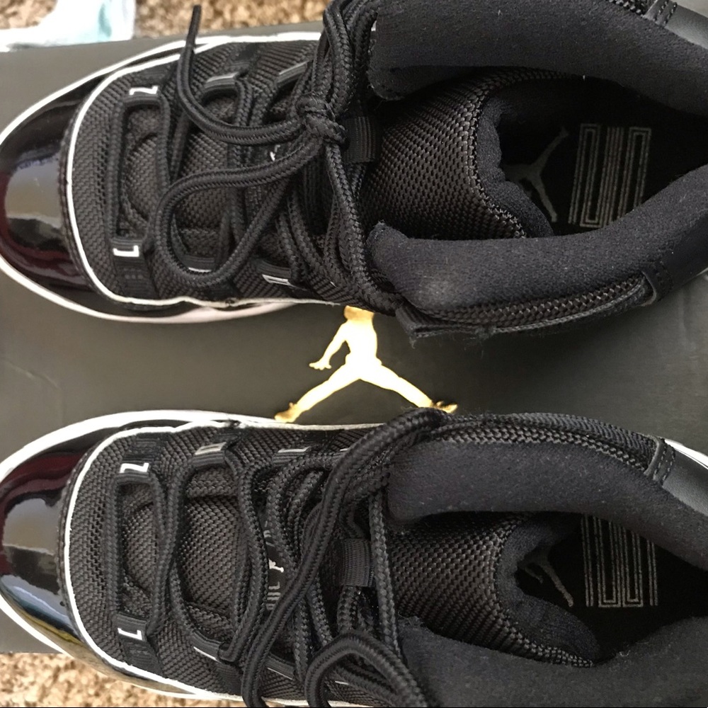Kids Retro 11’s Jordan size 1.5 will fit a size 1 kid like brand new worn 3times